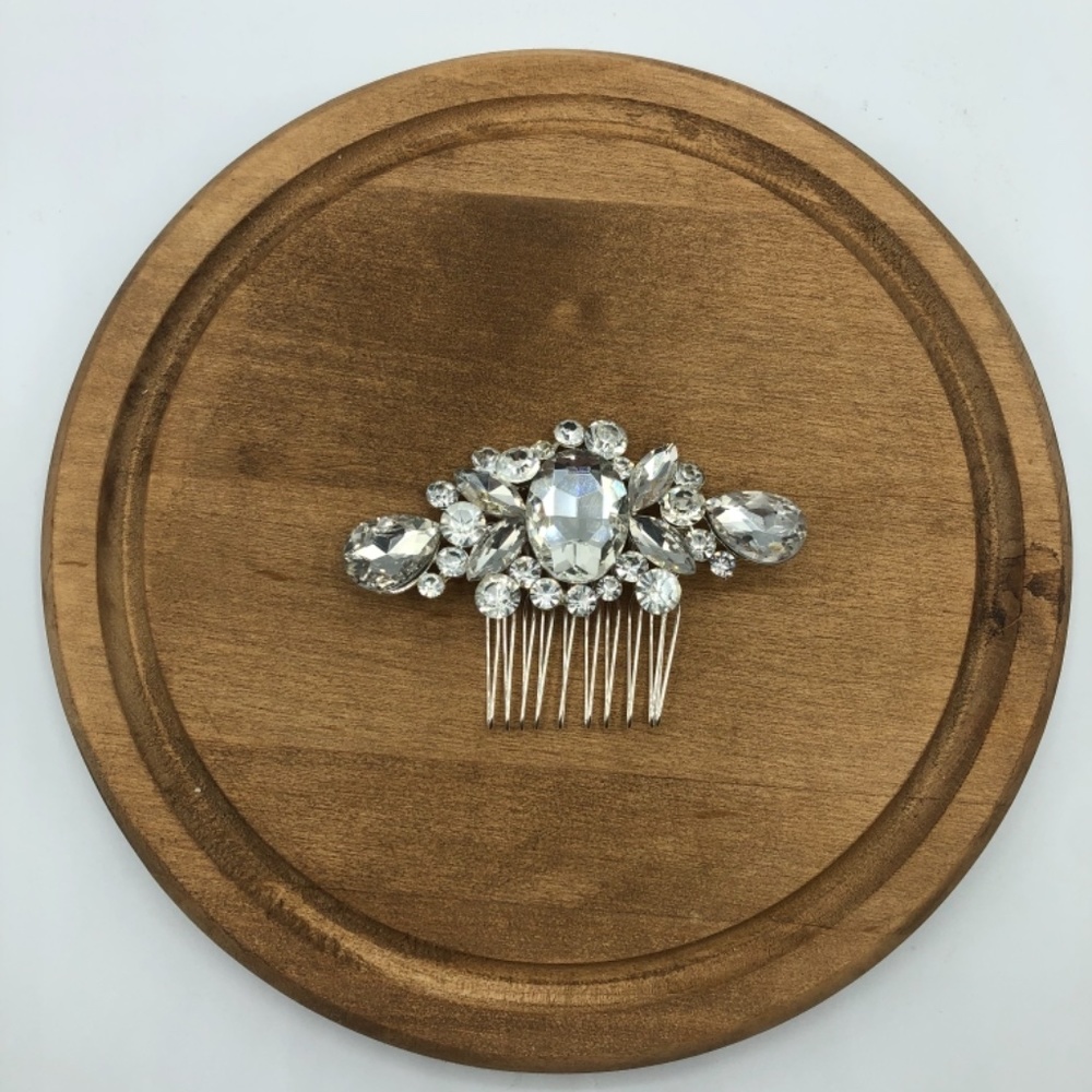 Oval Rhinestone Hair Comb - Picture 2 of 3